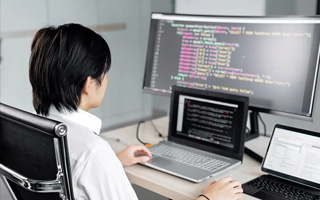 义乌 api php源码,下载的php源码怎么运行呢？